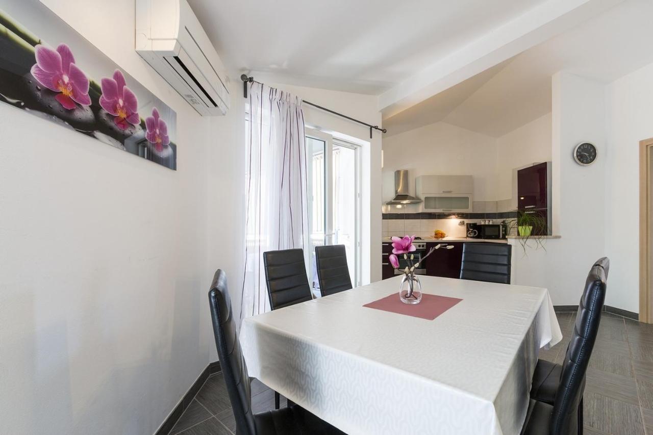 Apartment Carmen Pula Bagian luar foto