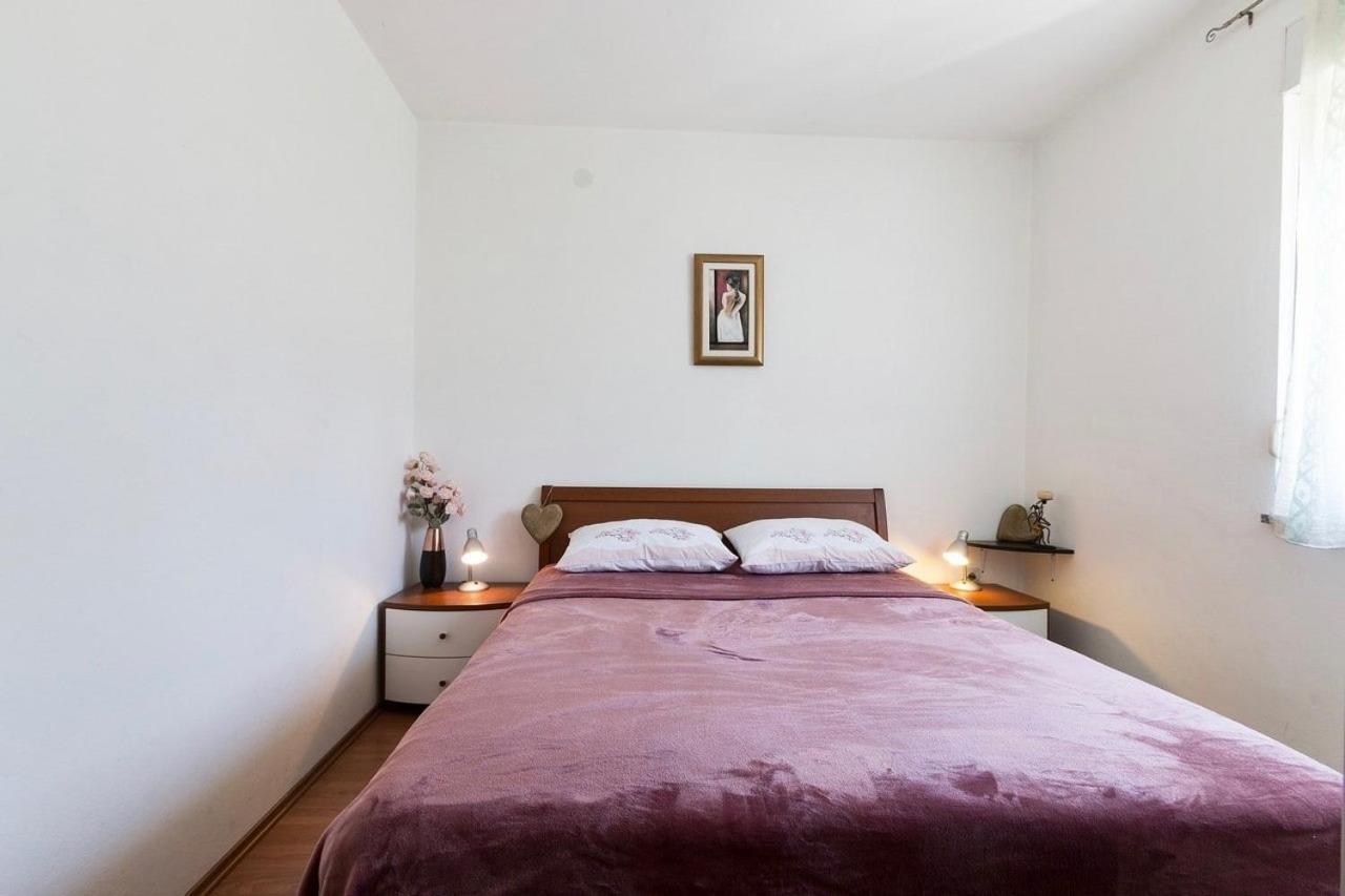 Apartment Carmen Pula Bagian luar foto
