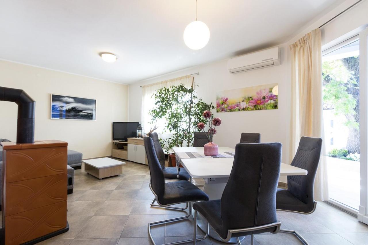Apartment Carmen Pula Bagian luar foto