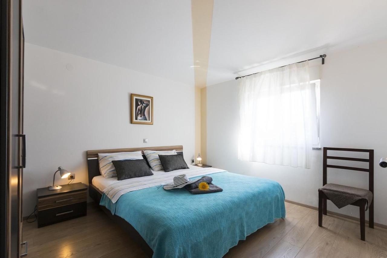 Apartment Carmen Pula Bagian luar foto