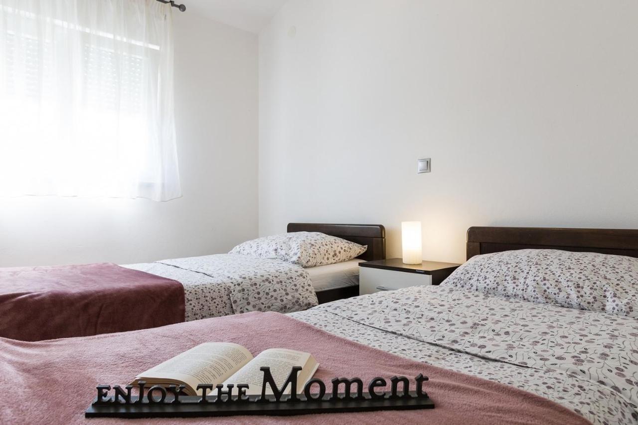 Apartment Carmen Pula Bagian luar foto