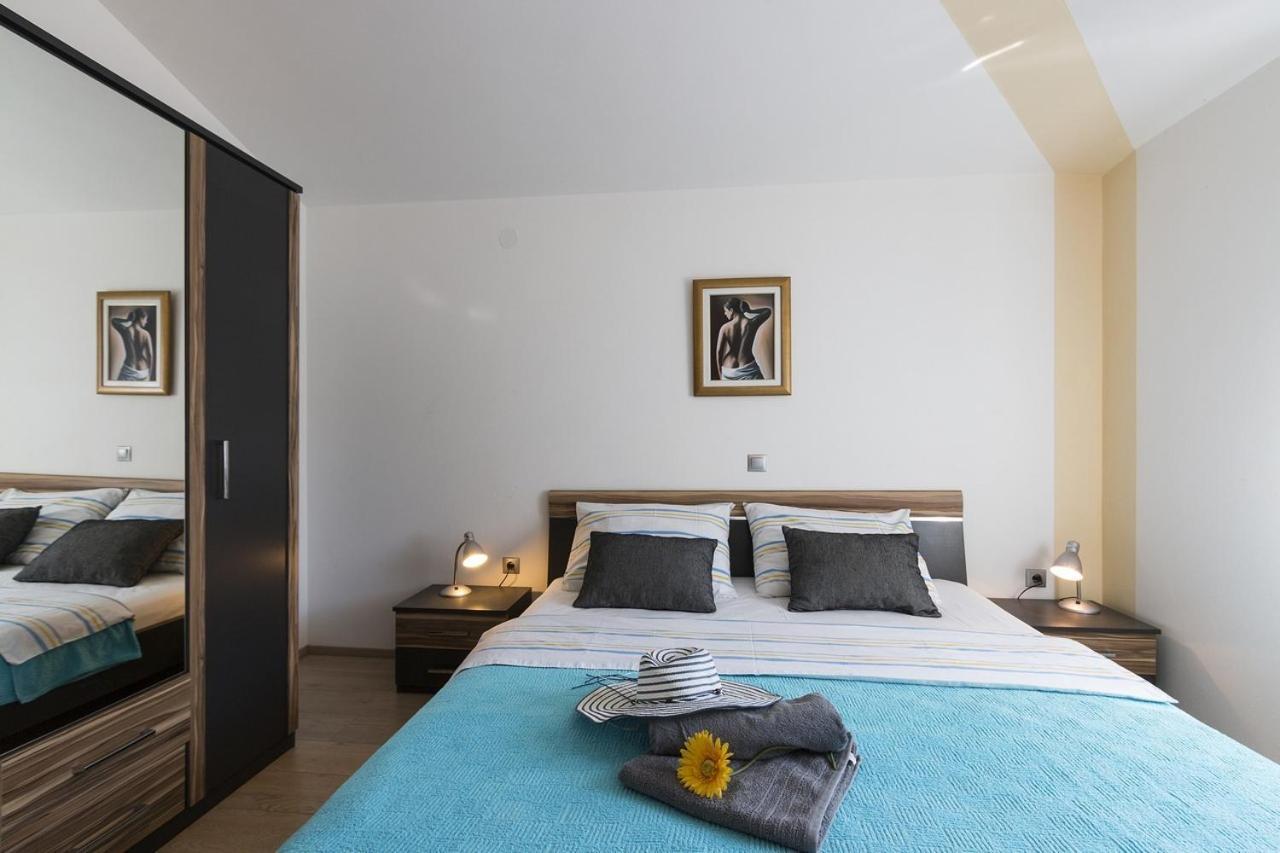 Apartment Carmen Pula Bagian luar foto